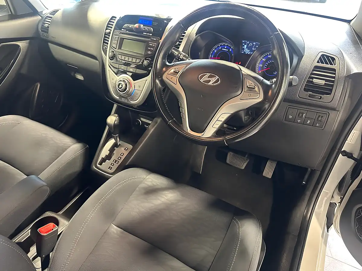 Used 2014 Hyundai ix20 Active White - Interior and Exterior details 9