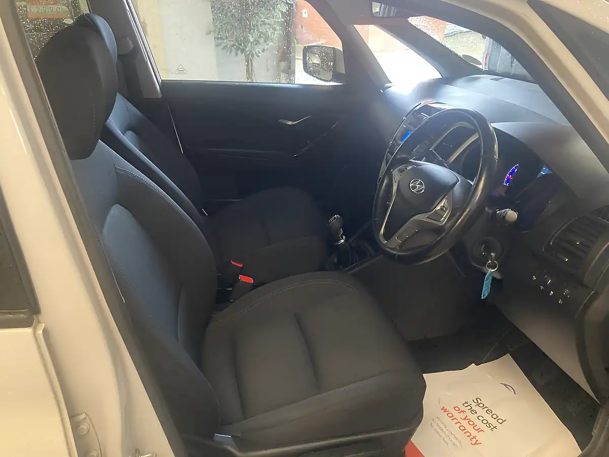 Used 2014 Hyundai IX20 Active White - Interior and Exterior details 10