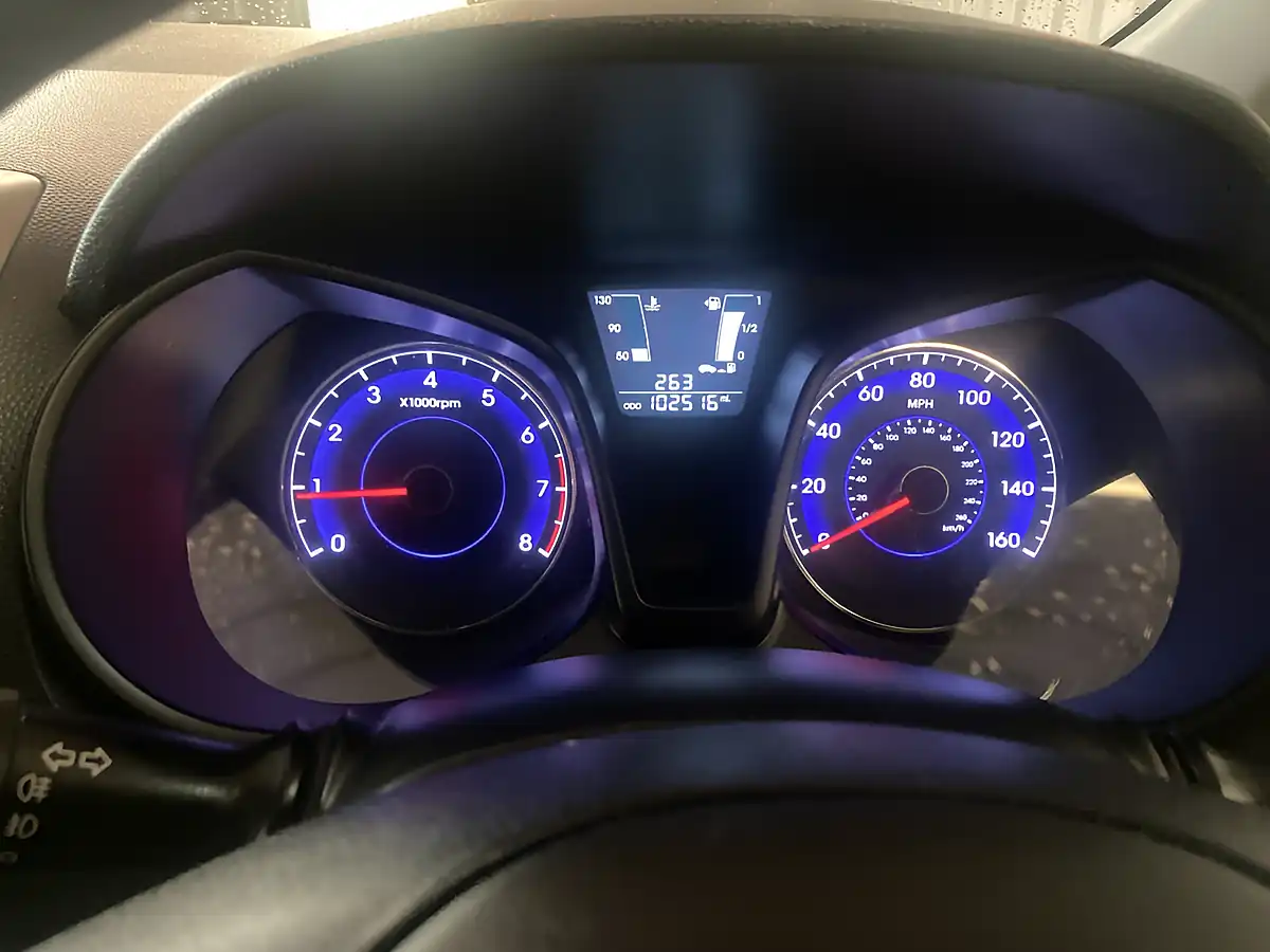 Used 2014 Hyundai IX20 Active White - Interior and Exterior details 11