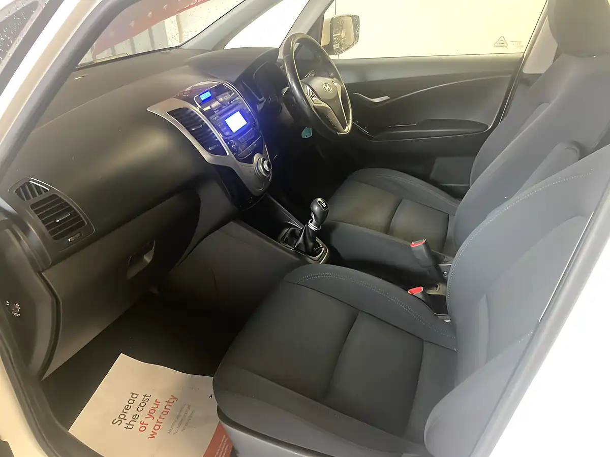 Used 2014 Hyundai IX20 Active White - Interior and Exterior details 18