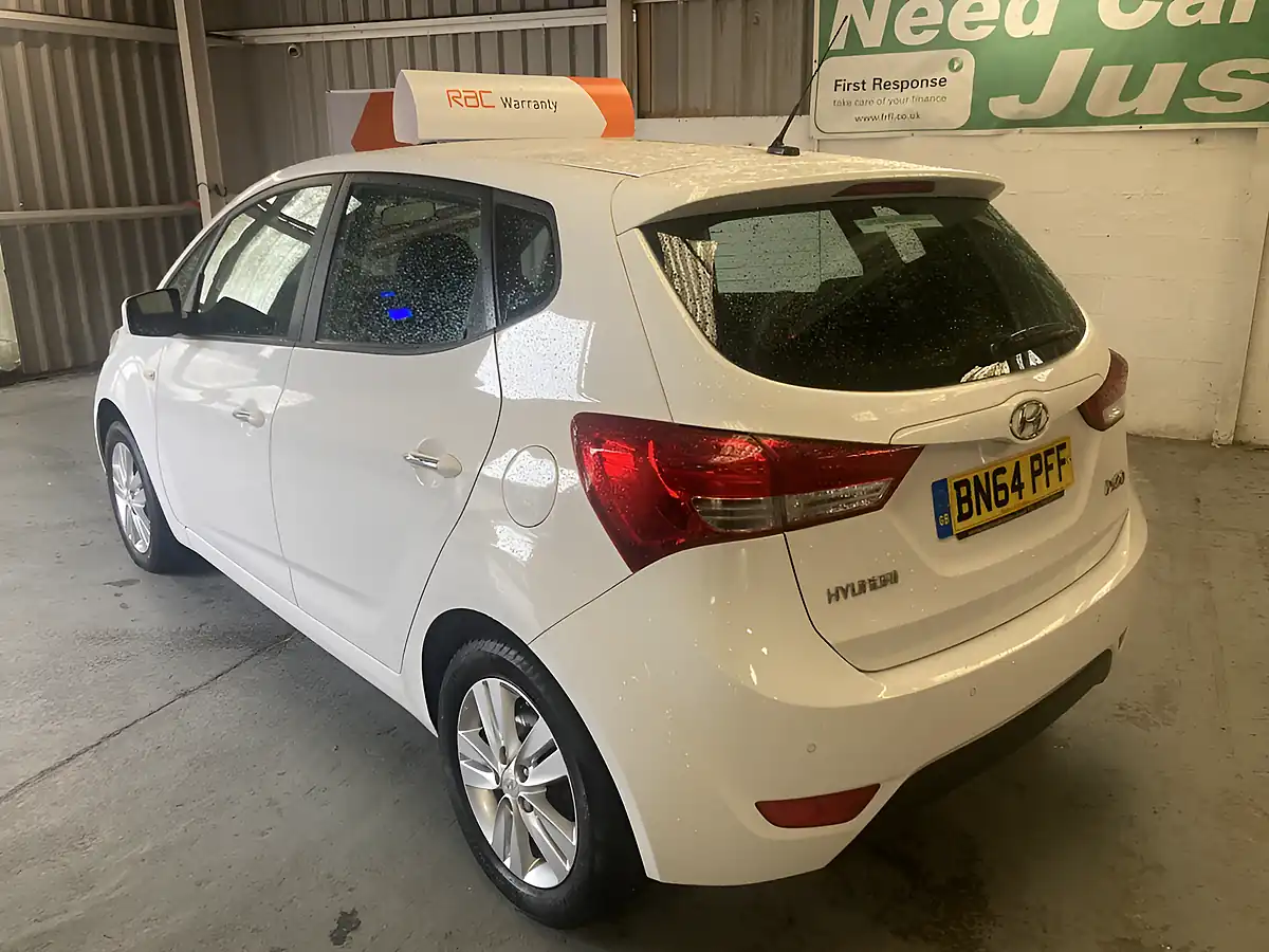 Used 2014 Hyundai IX20 Active White - Interior and Exterior details 3
