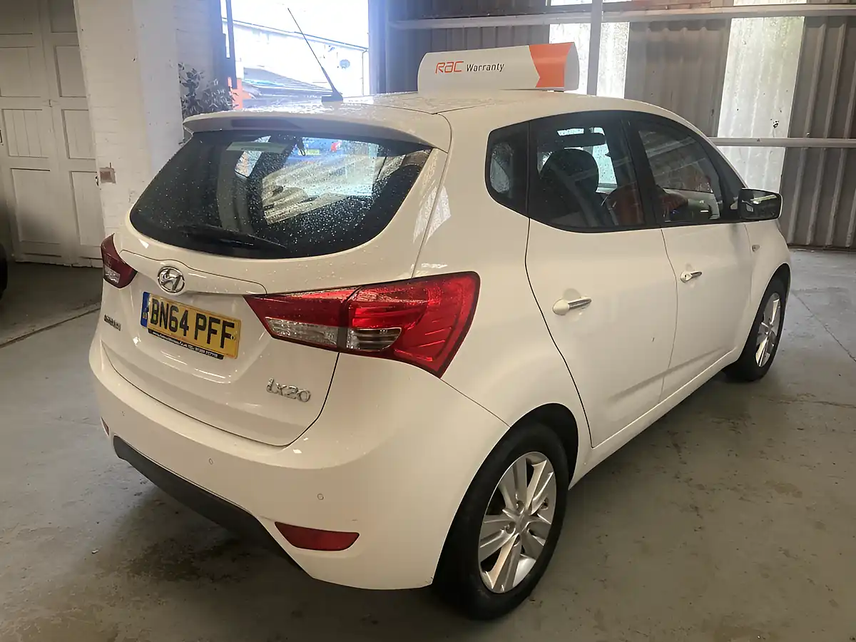 Used 2014 Hyundai IX20 Active White - Interior and Exterior details 5