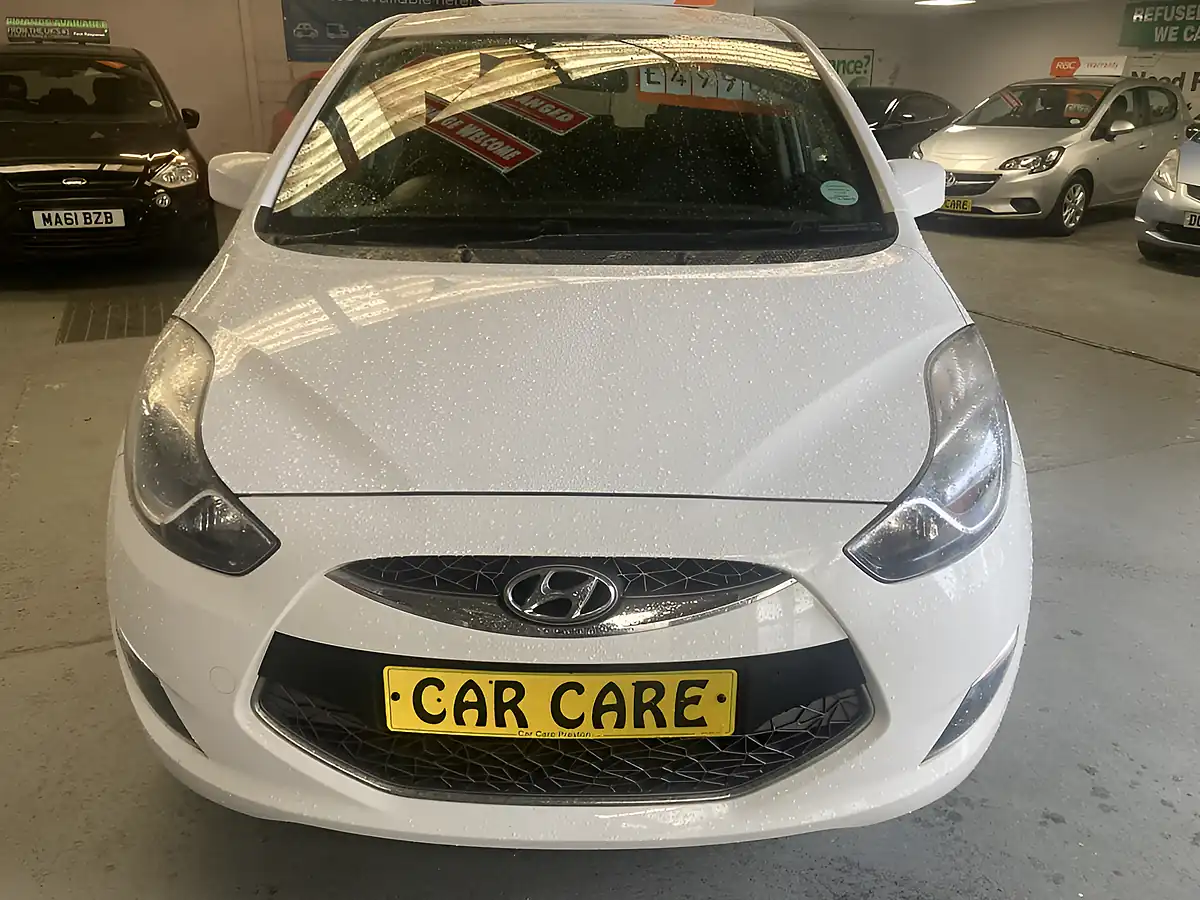 Used 2014 Hyundai IX20 Active White - Interior and Exterior details 8