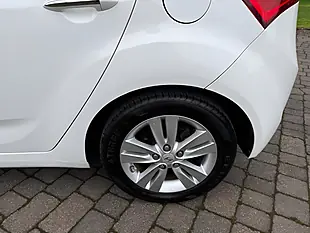Used 2014 Hyundai ix20 Style White - Interior and Exterior details 11