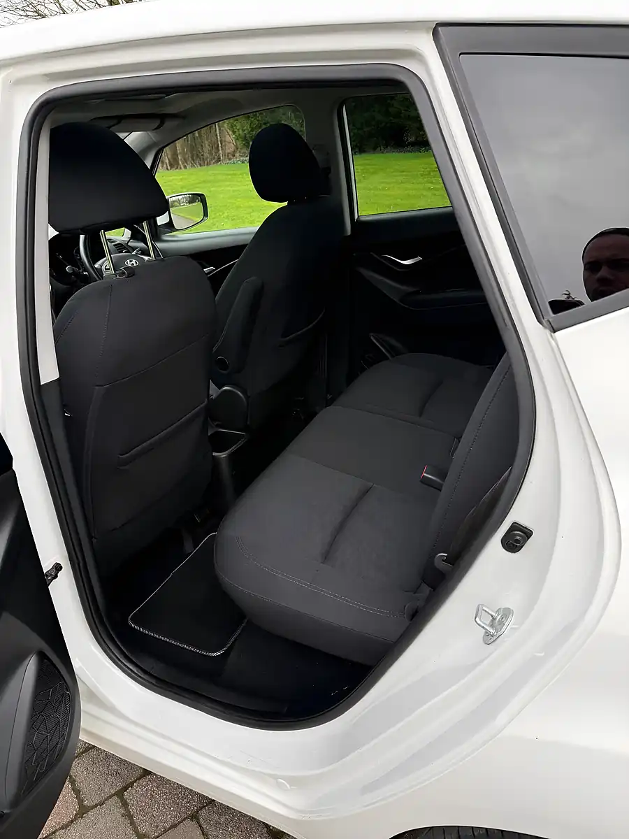 Used 2014 Hyundai ix20 Style White - Interior and Exterior details 15