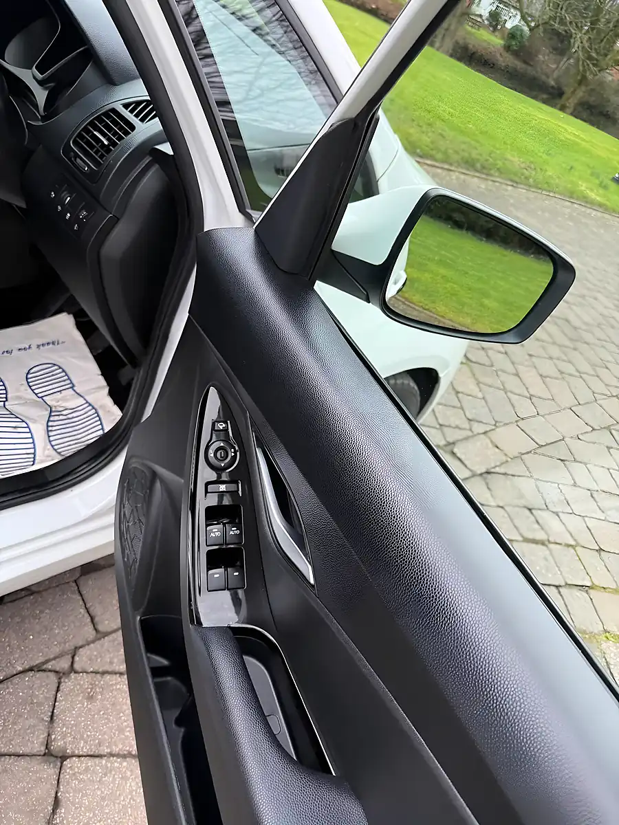 Used 2014 Hyundai ix20 Style White - Interior and Exterior details 19