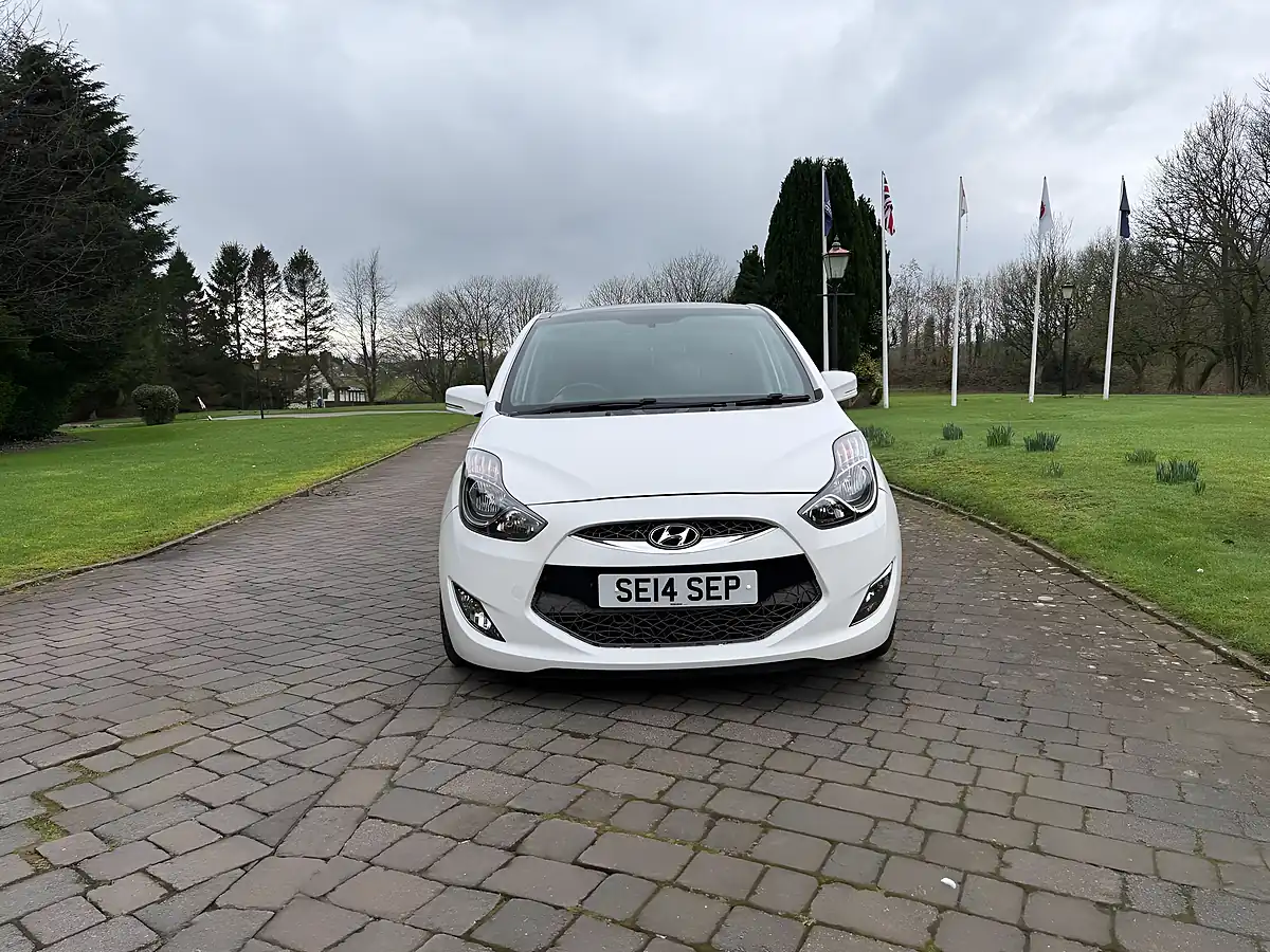 Used 2014 Hyundai ix20 Style White - Interior and Exterior details 9