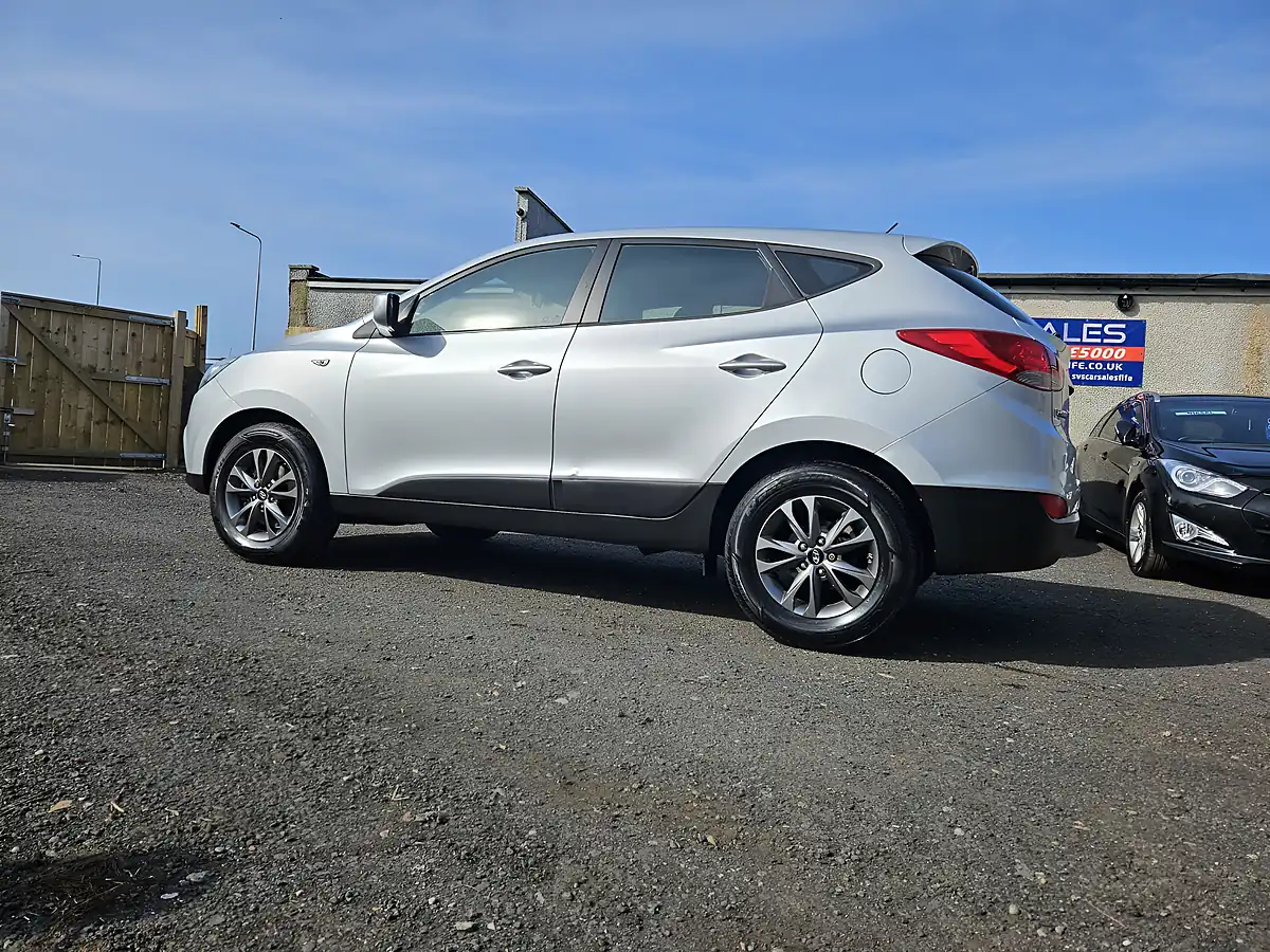 Used 2014 Hyundai IX35 S Silver - Interior and Exterior details 14