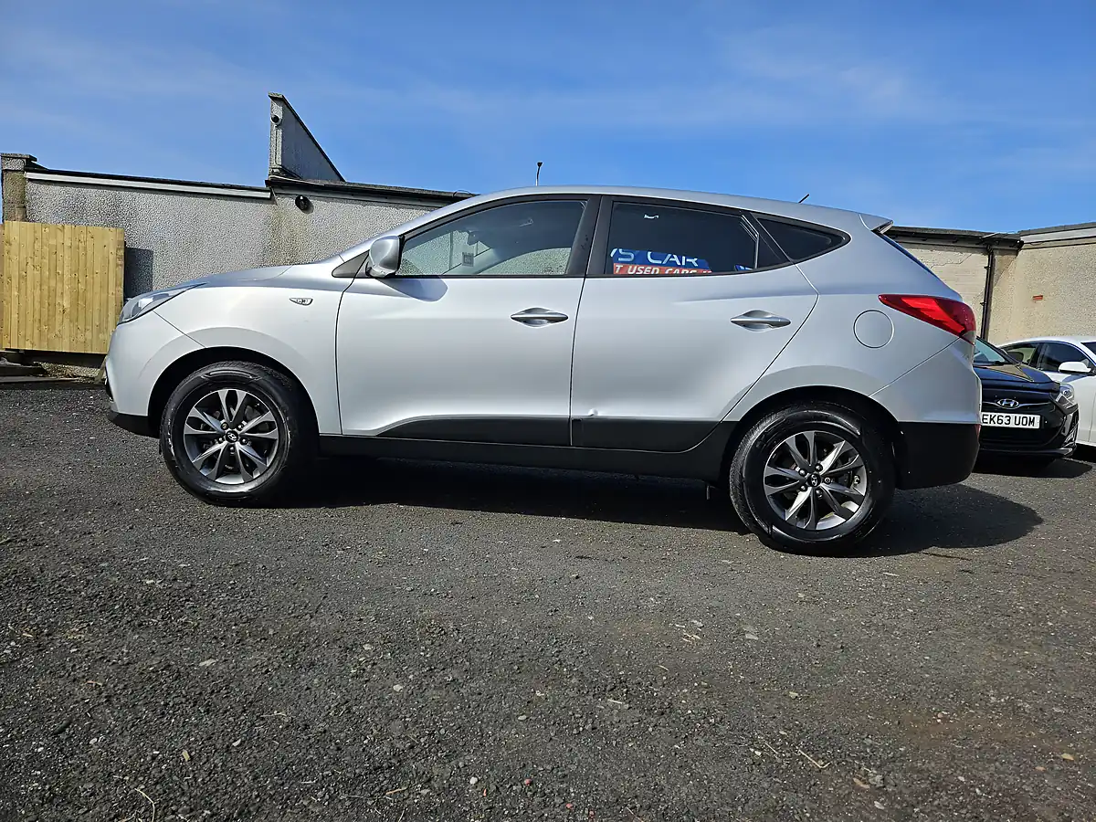 Used 2014 Hyundai IX35 S Silver - Interior and Exterior details 15