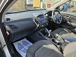 Used 2014 Hyundai IX35 S Silver - Interior and Exterior details 16