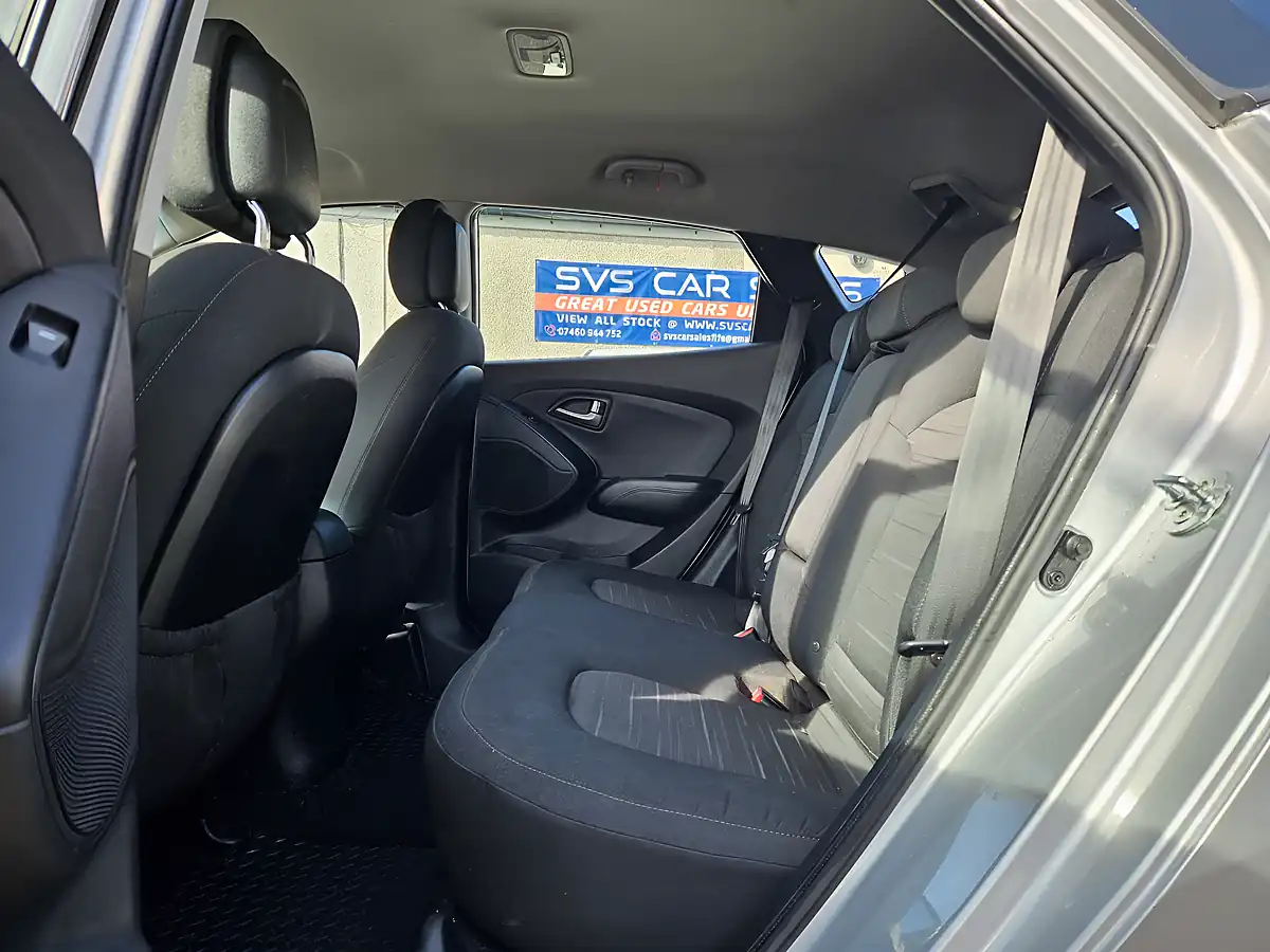 Used 2014 Hyundai IX35 S Silver - Interior and Exterior details 17