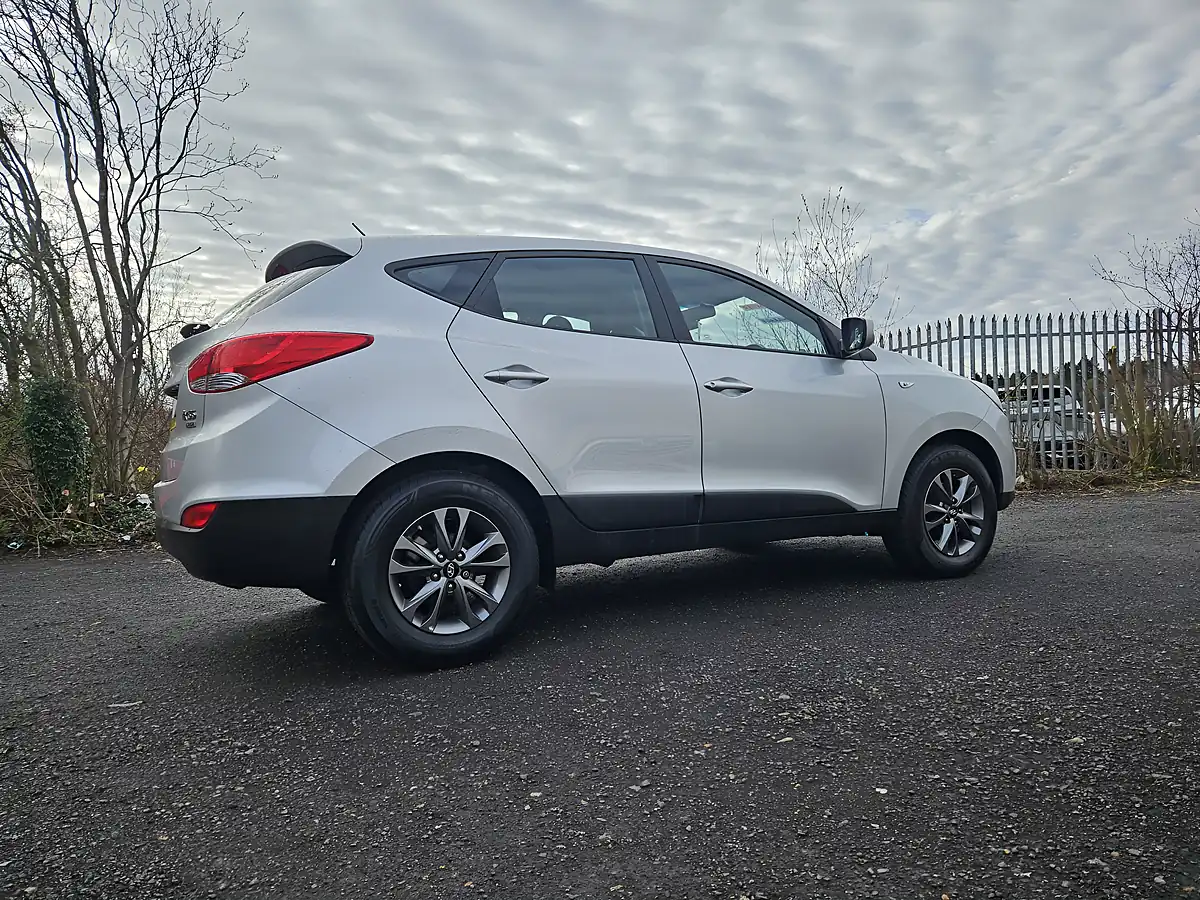 Used 2014 Hyundai IX35 S Silver - Interior and Exterior details 4
