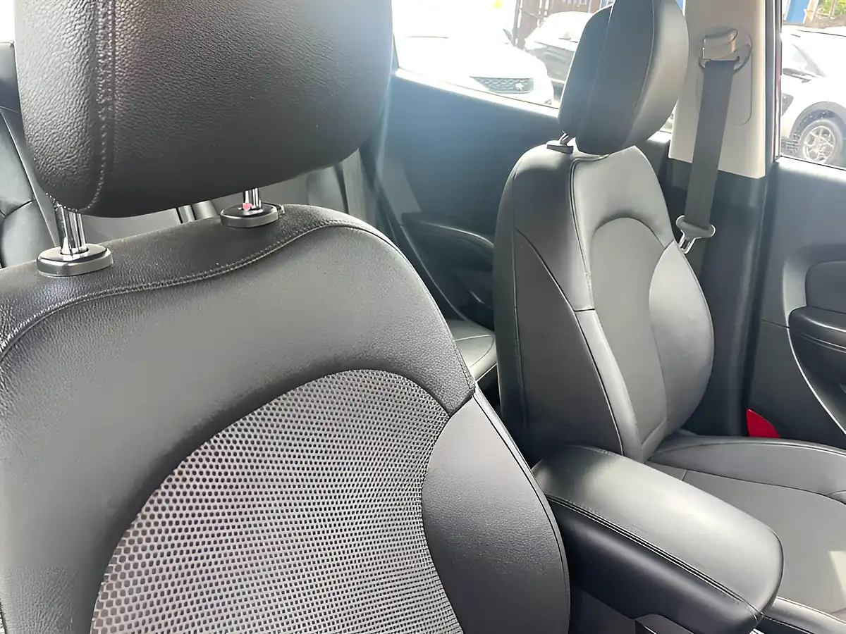 Used 2014 Hyundai ix35 Se Black - Interior and Exterior details 14