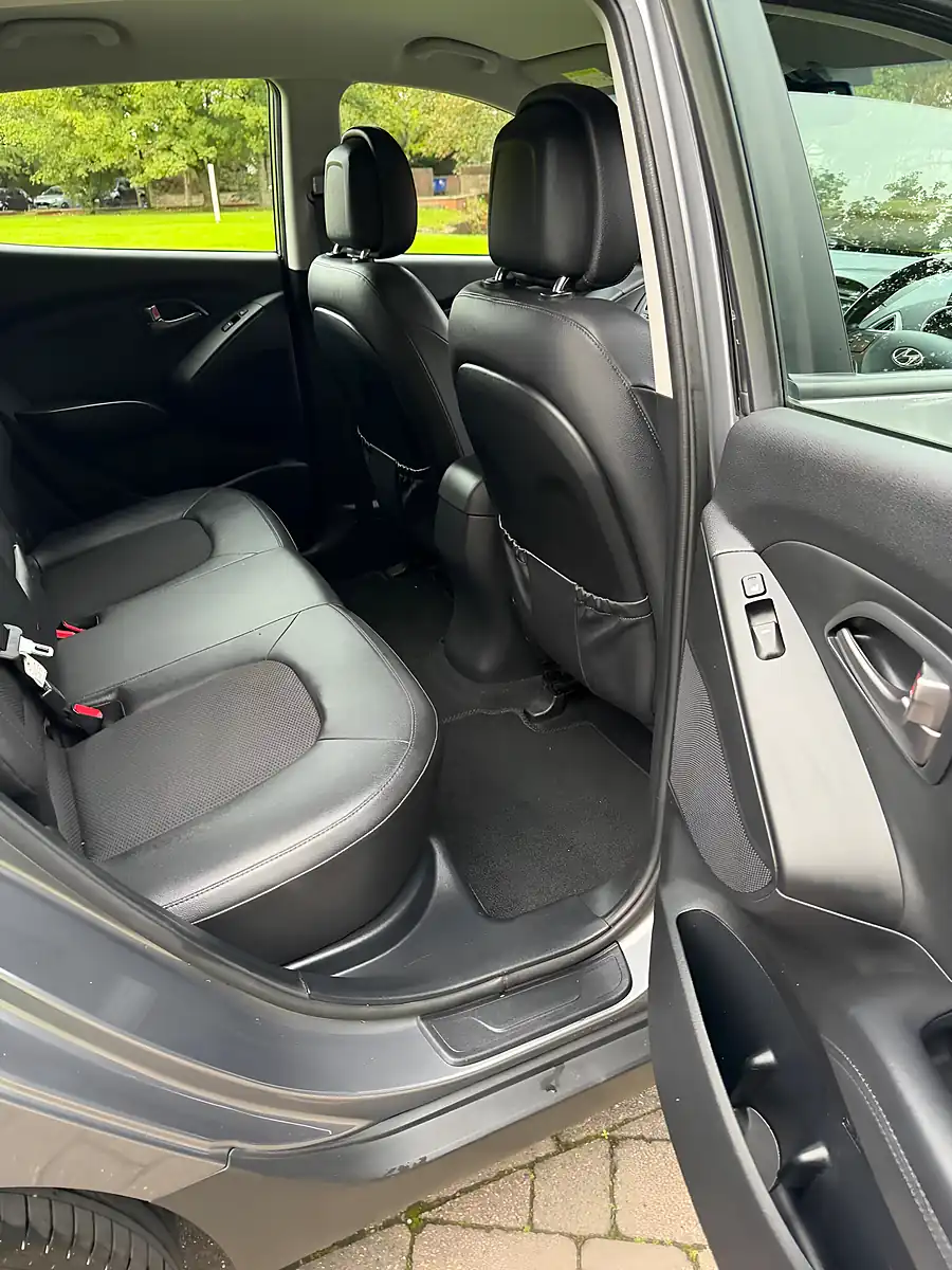 Used 2014 Hyundai IX35 Se Grey - Interior and Exterior details 16