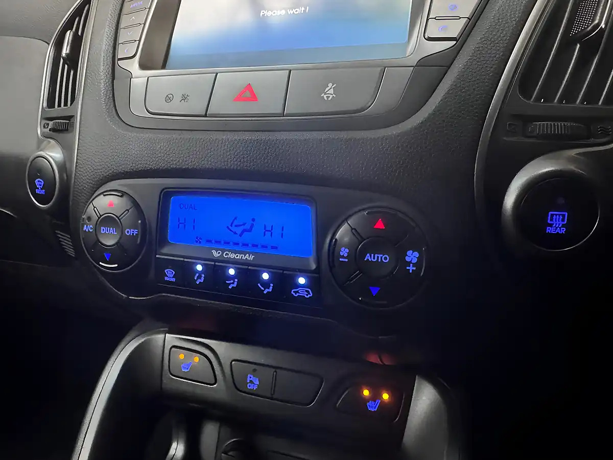 Used 2014 Hyundai IX35 Se Steel Grey - Interior and Exterior details 14