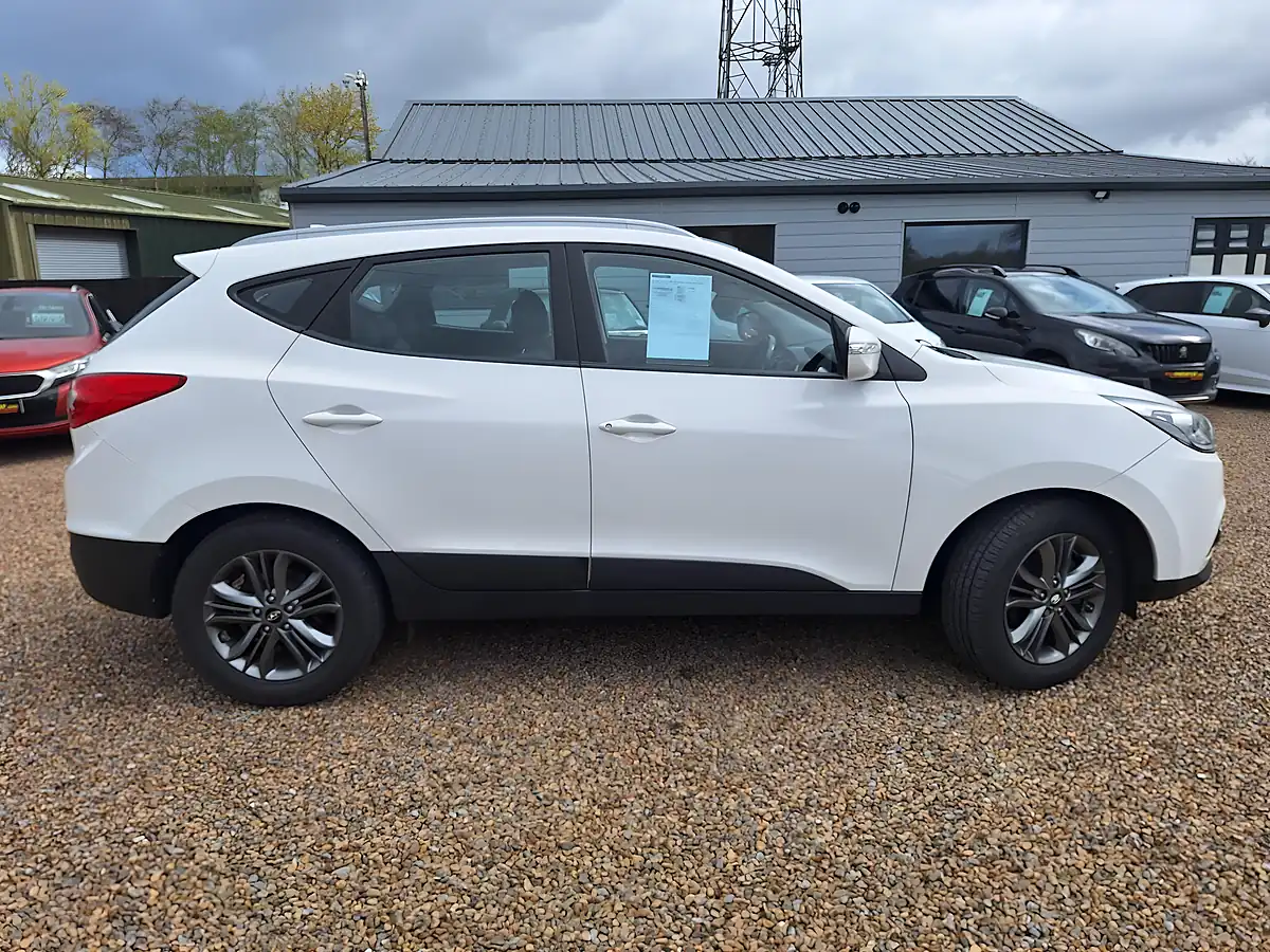 Used 2014 Hyundai IX35 Se White - Interior and Exterior details 13