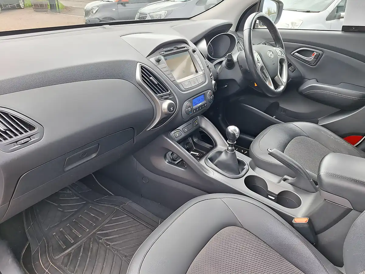 Used 2014 Hyundai IX35 Se White - Interior and Exterior details 2