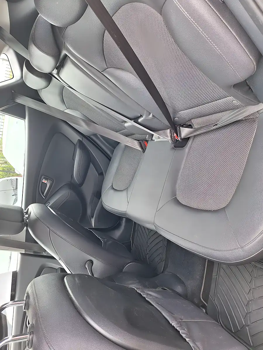 Used 2014 Hyundai IX35 Se White - Interior and Exterior details 8
