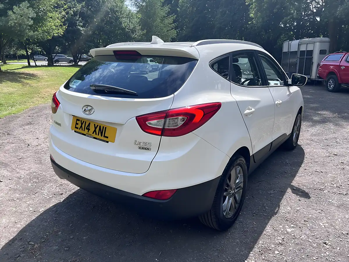 Used 2014 Hyundai IX35 Se White - Interior and Exterior details 5