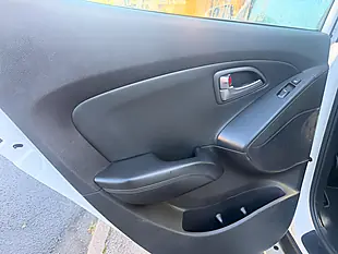 Used 2014 Hyundai IX35 Se White - Interior and Exterior details 14