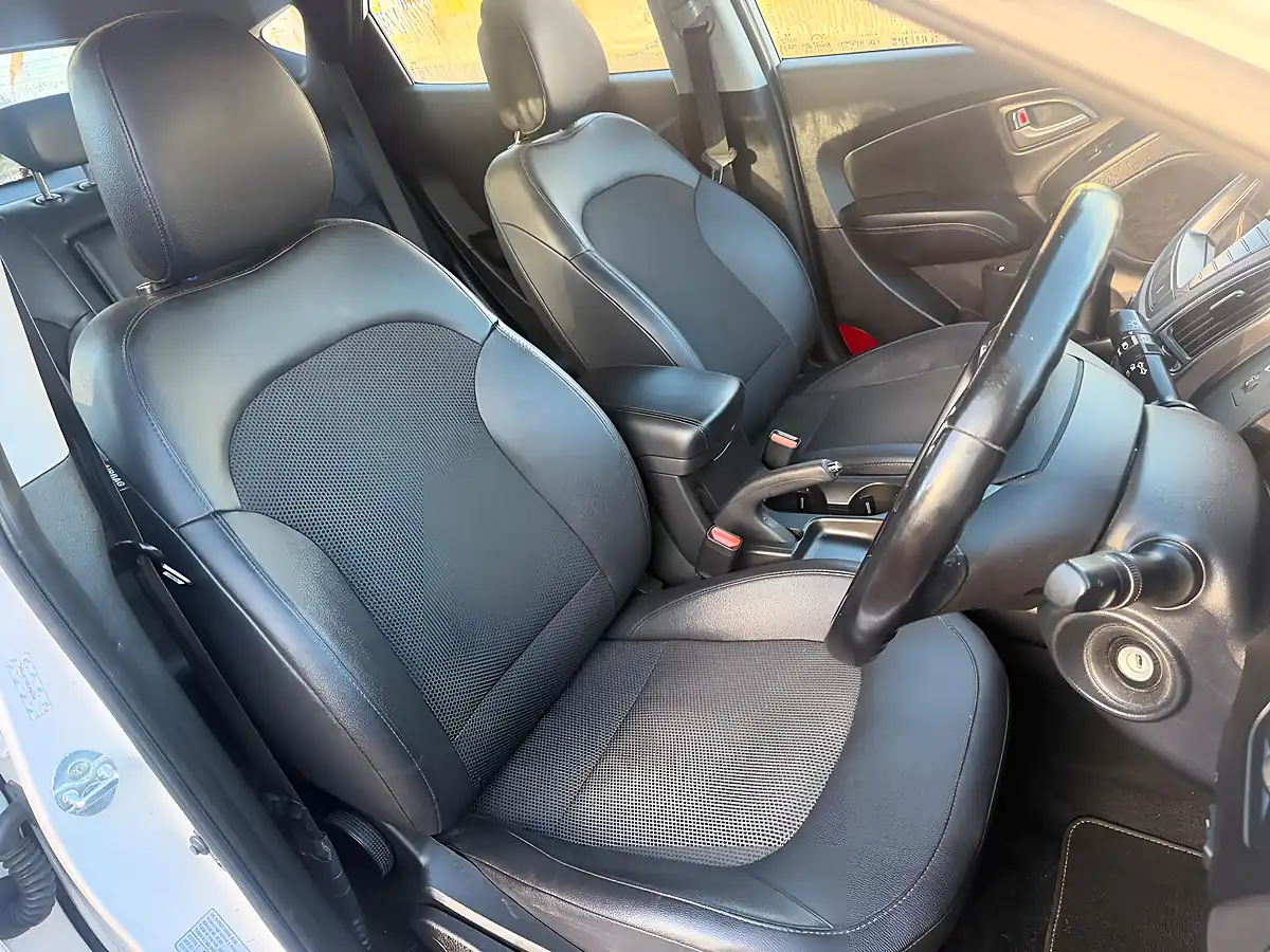 Used 2014 Hyundai IX35 Se White - Interior and Exterior details 18