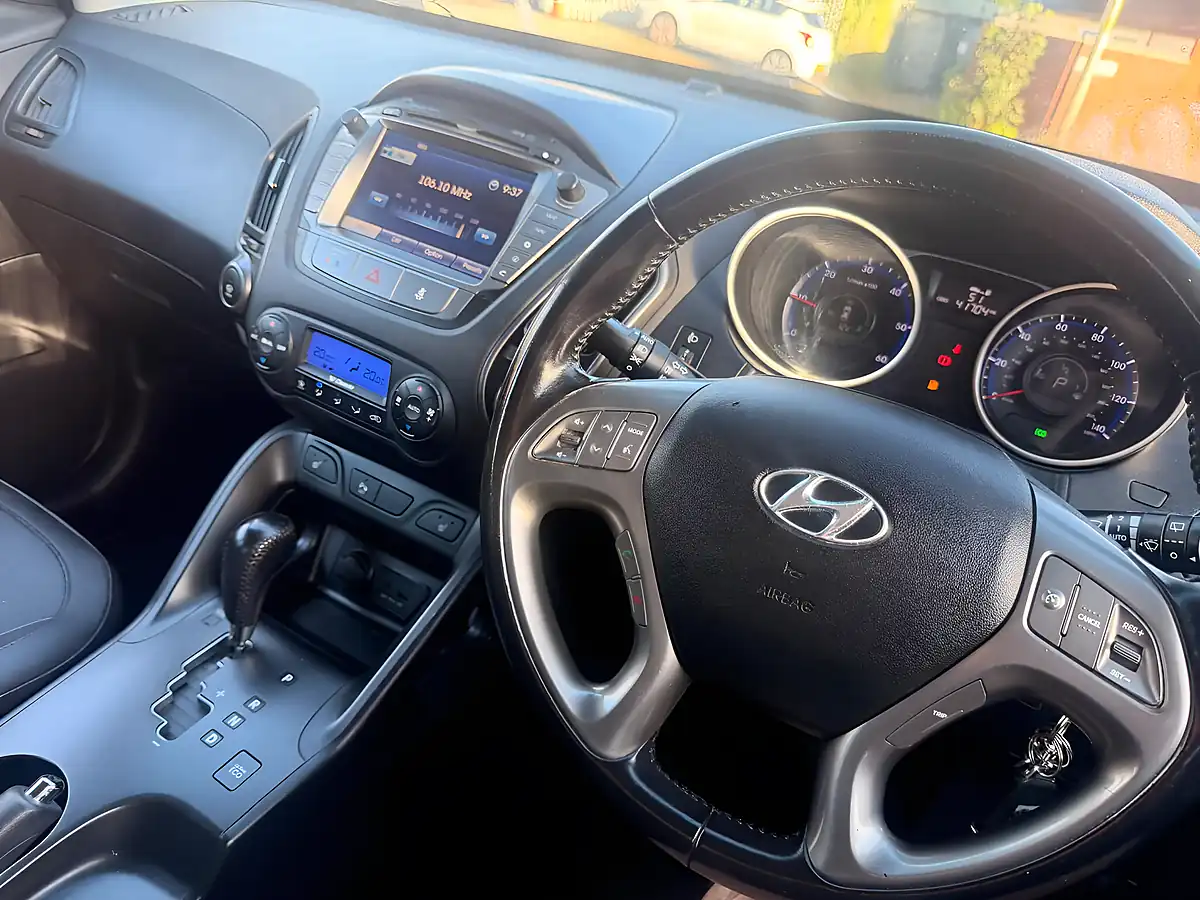 Used 2014 Hyundai IX35 Se White - Interior and Exterior details 20