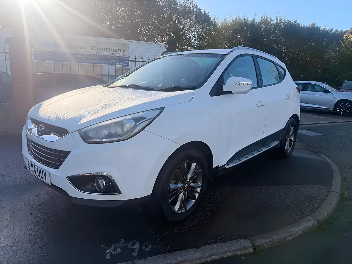Used 2014 Hyundai IX35 Se White - Interior and Exterior details 3