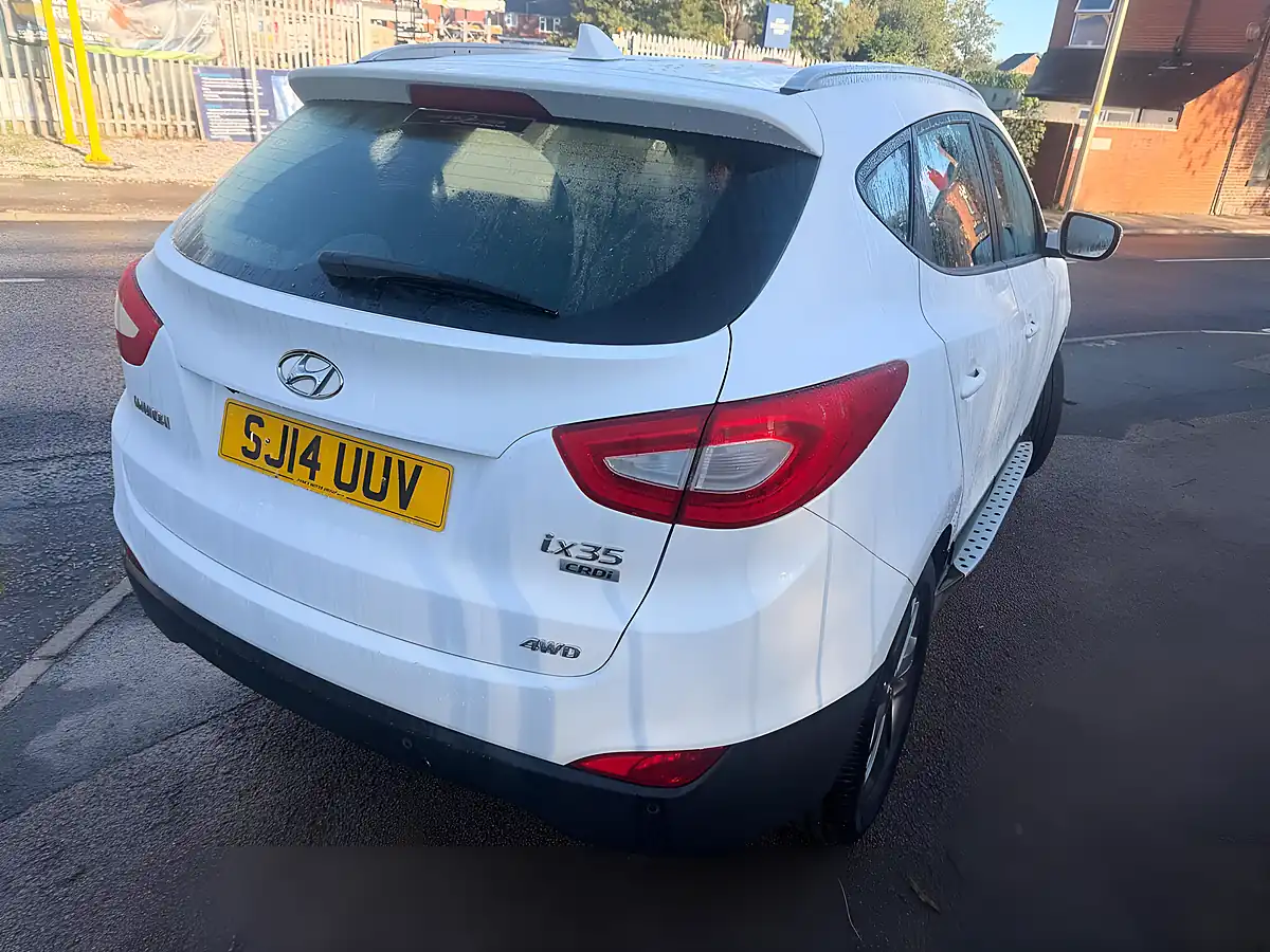 Used 2014 Hyundai IX35 Se White - Interior and Exterior details 8