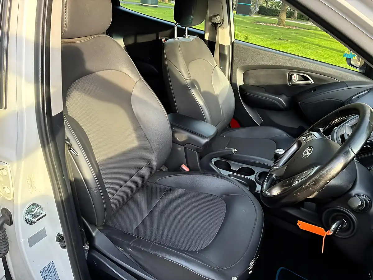 Used 2014 Hyundai Ix35 Se White - Interior and Exterior details 11