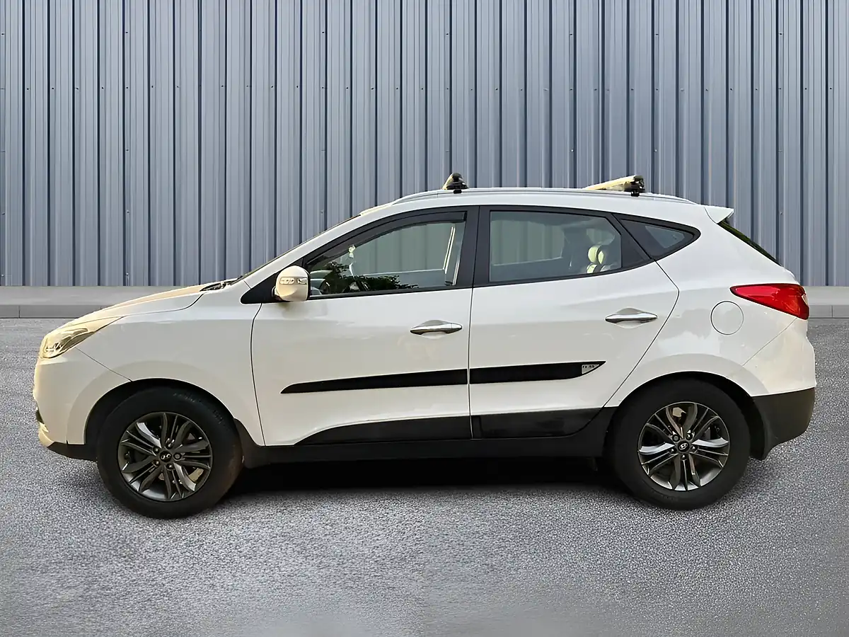 Used 2014 Hyundai Ix35 Se White - Interior and Exterior details 8
