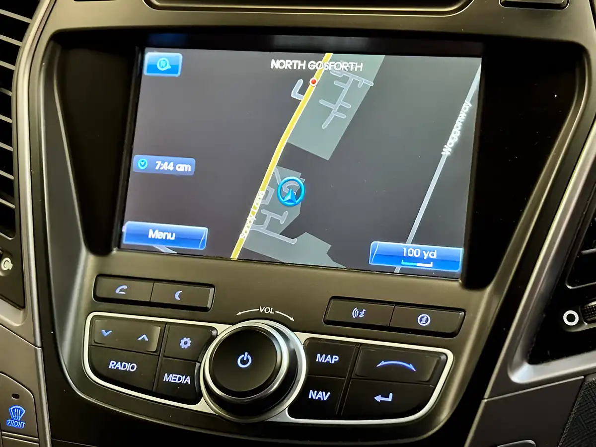 Used 2014 Hyundai Santa Fe Premium Creamy White - Interior and Exterior details 13