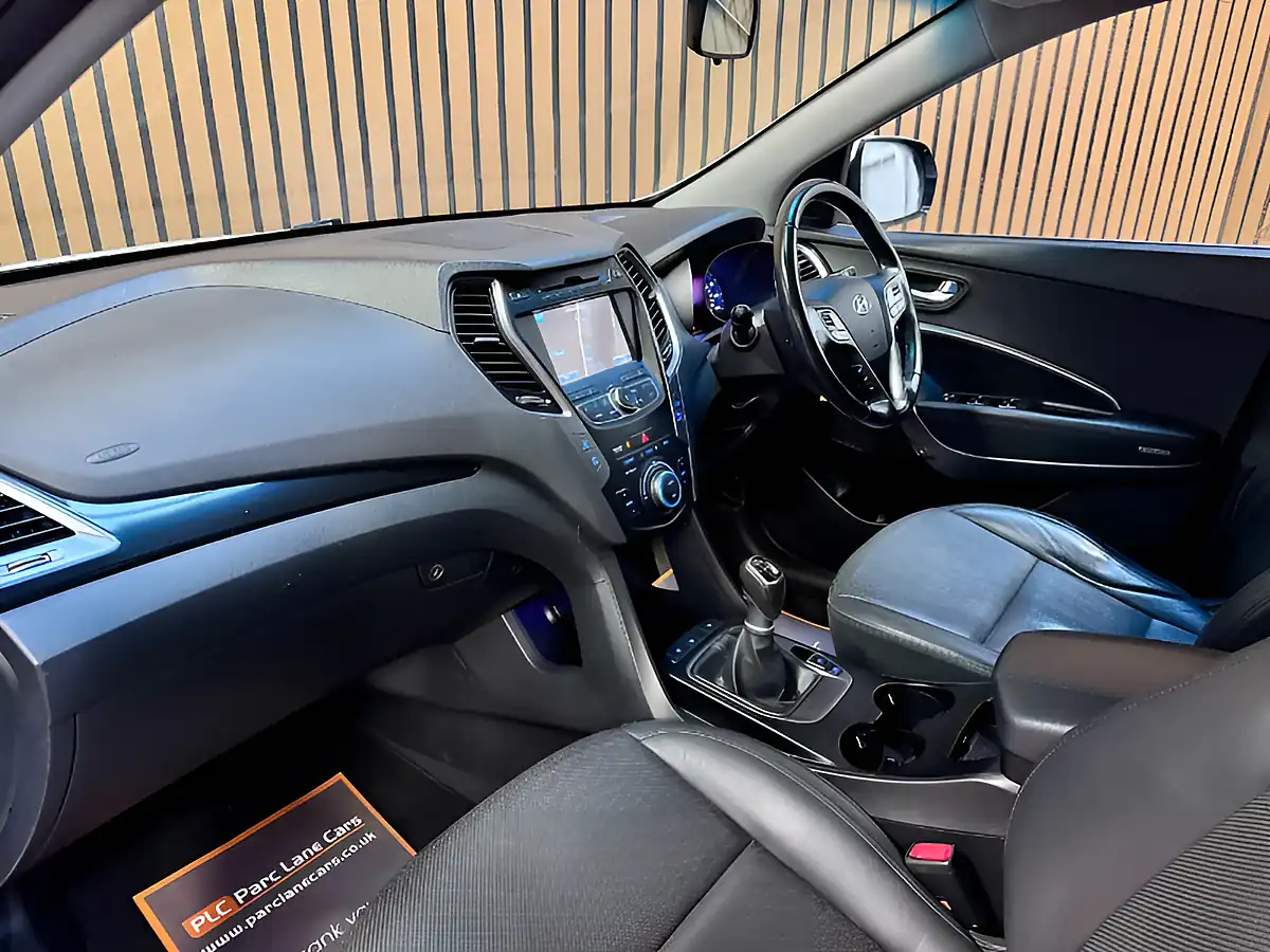 Used 2014 Hyundai Santa Fe Premium Creamy White - Interior and Exterior details 16