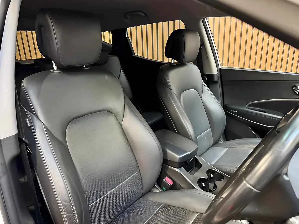 Used 2014 Hyundai Santa Fe Premium Creamy White - Interior and Exterior details 17
