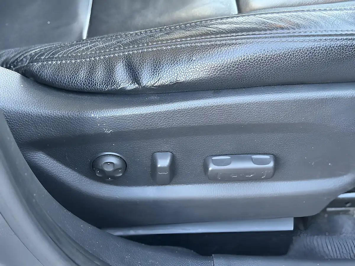 Used 2014 Hyundai Santa Fe Premium Se Silver - Interior and Exterior details 11