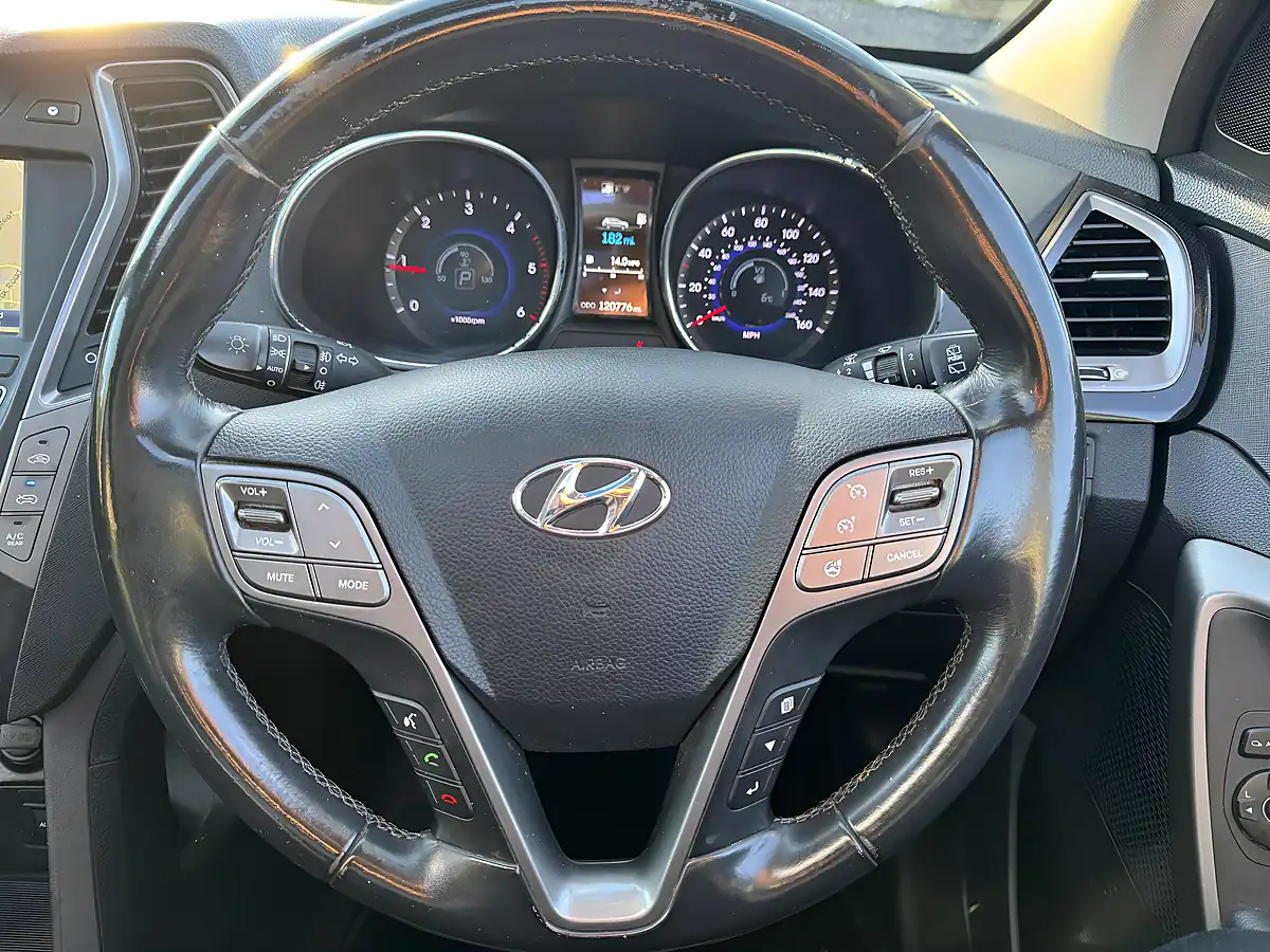 Used 2014 Hyundai Santa Fe Premium Se Silver - Interior and Exterior details 20