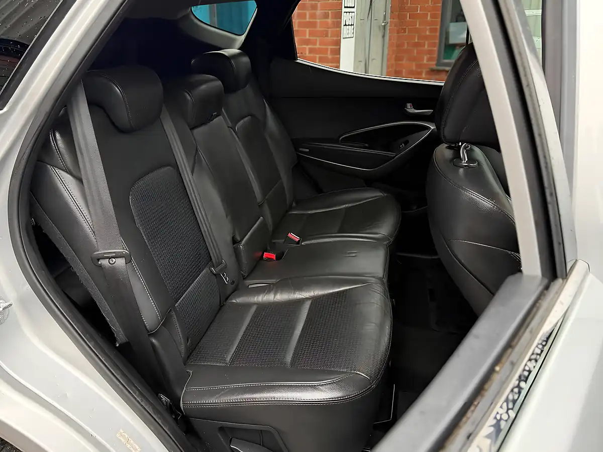 Used 2014 Hyundai Santa Fe Premium Silver - Interior and Exterior details 10