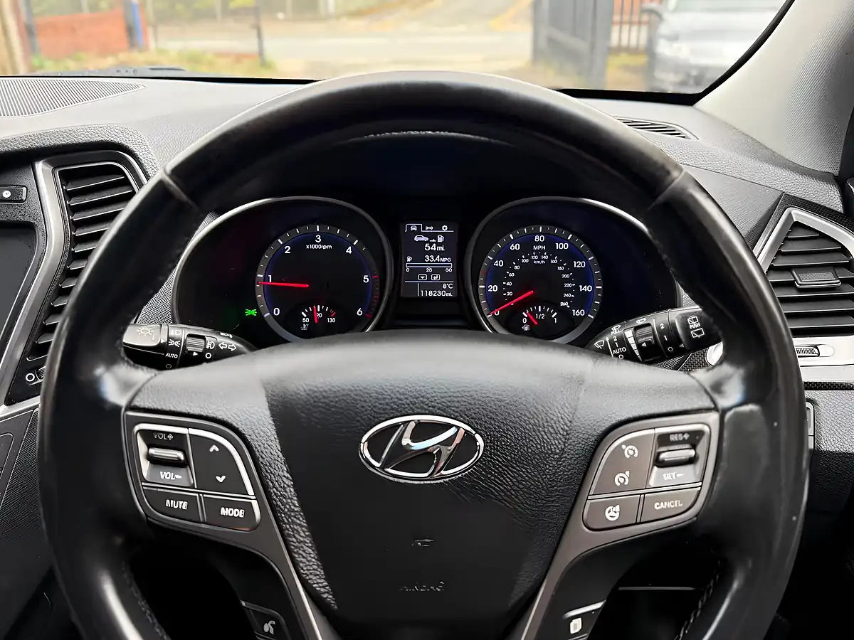 Used 2014 Hyundai Santa Fe Premium Silver - Interior and Exterior details 13