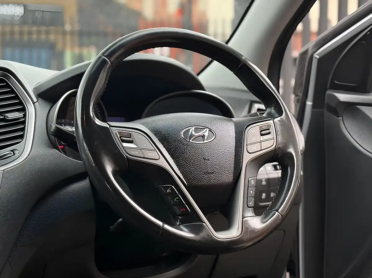 Used 2014 Hyundai Santa Fe Premium Silver - Interior and Exterior details 14