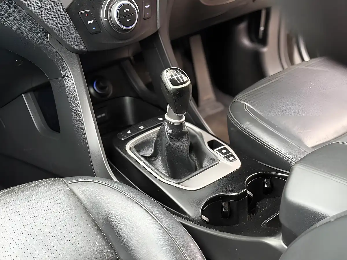 Used 2014 Hyundai Santa Fe Premium Silver - Interior and Exterior details 16