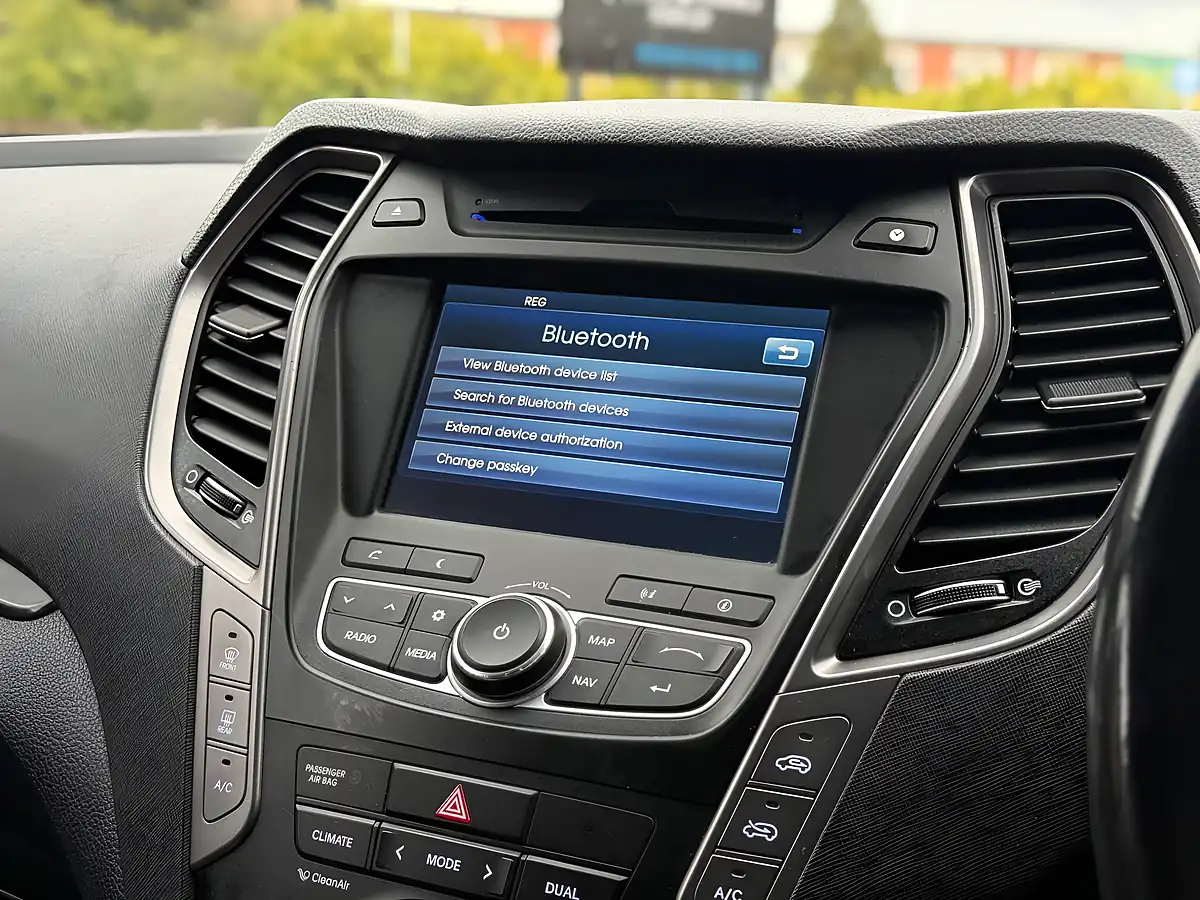 Used 2014 Hyundai Santa Fe Premium Silver - Interior and Exterior details 19