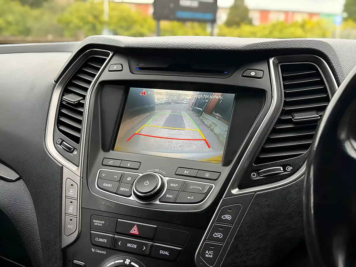 Used 2014 Hyundai Santa Fe Premium Silver - Interior and Exterior details 20