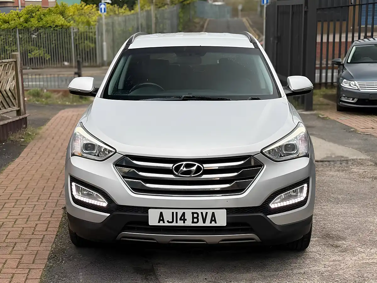 Used 2014 Hyundai Santa Fe Premium Silver - Interior and Exterior details 3