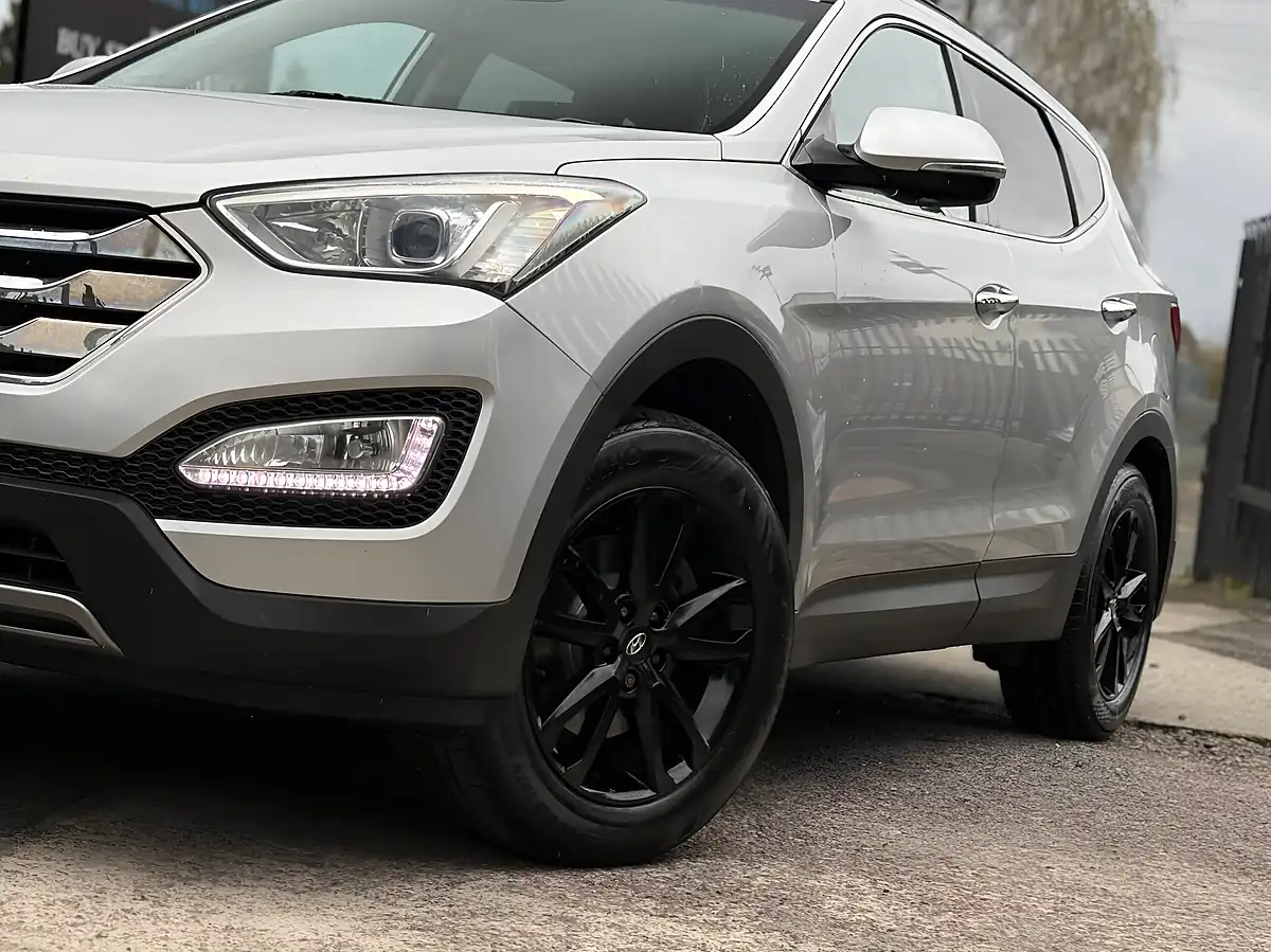 Used 2014 Hyundai Santa Fe Premium Silver - Interior and Exterior details 6