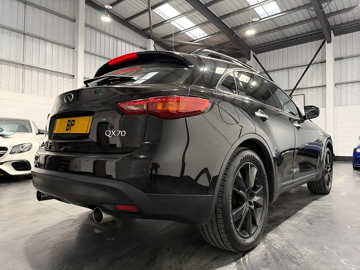 Used 2014 Infiniti QX70 GT Black - Interior and Exterior details 13