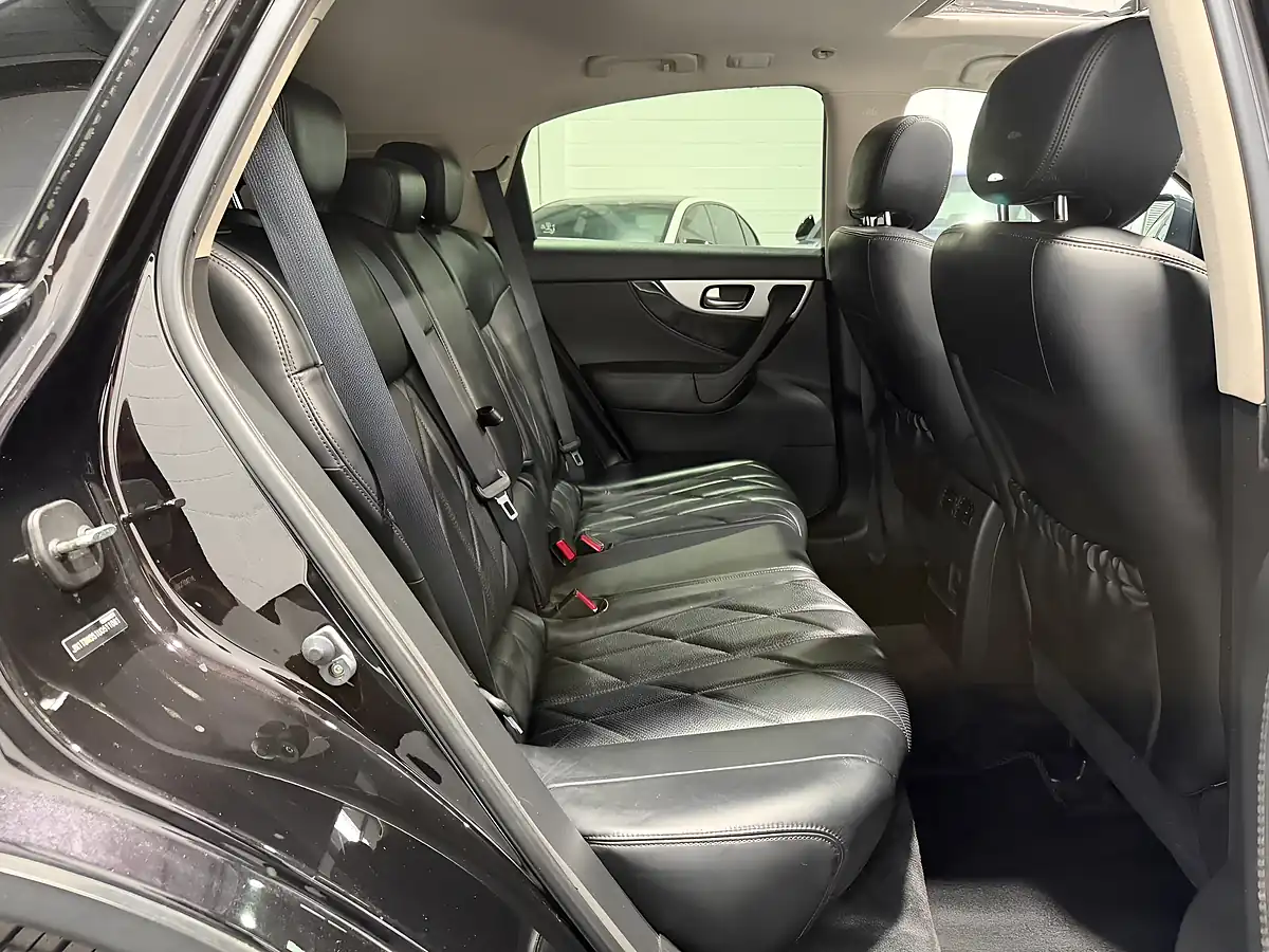 Used 2014 Infiniti QX70 GT Black - Interior and Exterior details 16