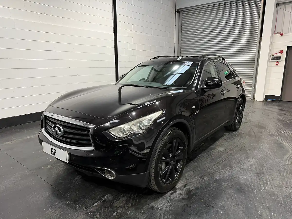 Used 2014 Infiniti QX70 GT Black - Interior and Exterior details 3