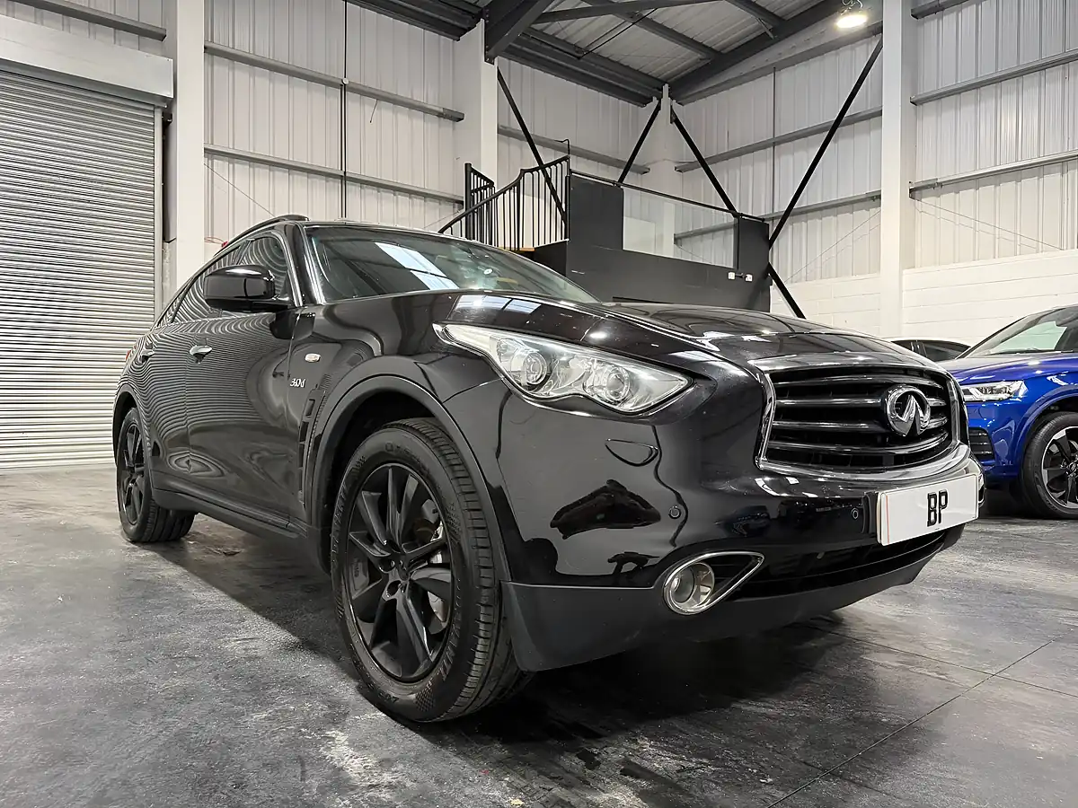 Used 2014 Infiniti QX70 GT Black - Interior and Exterior details 4