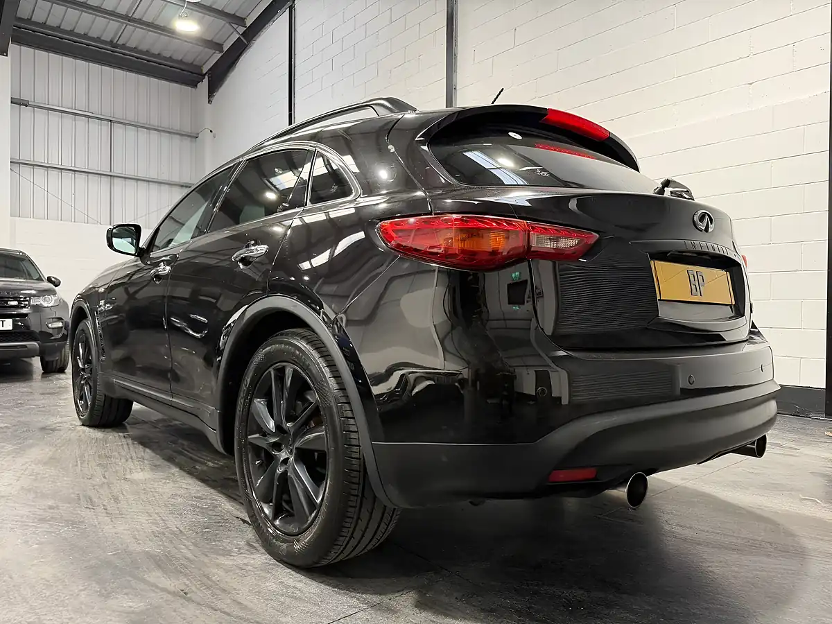 Used 2014 Infiniti QX70 GT Black - Interior and Exterior details 5