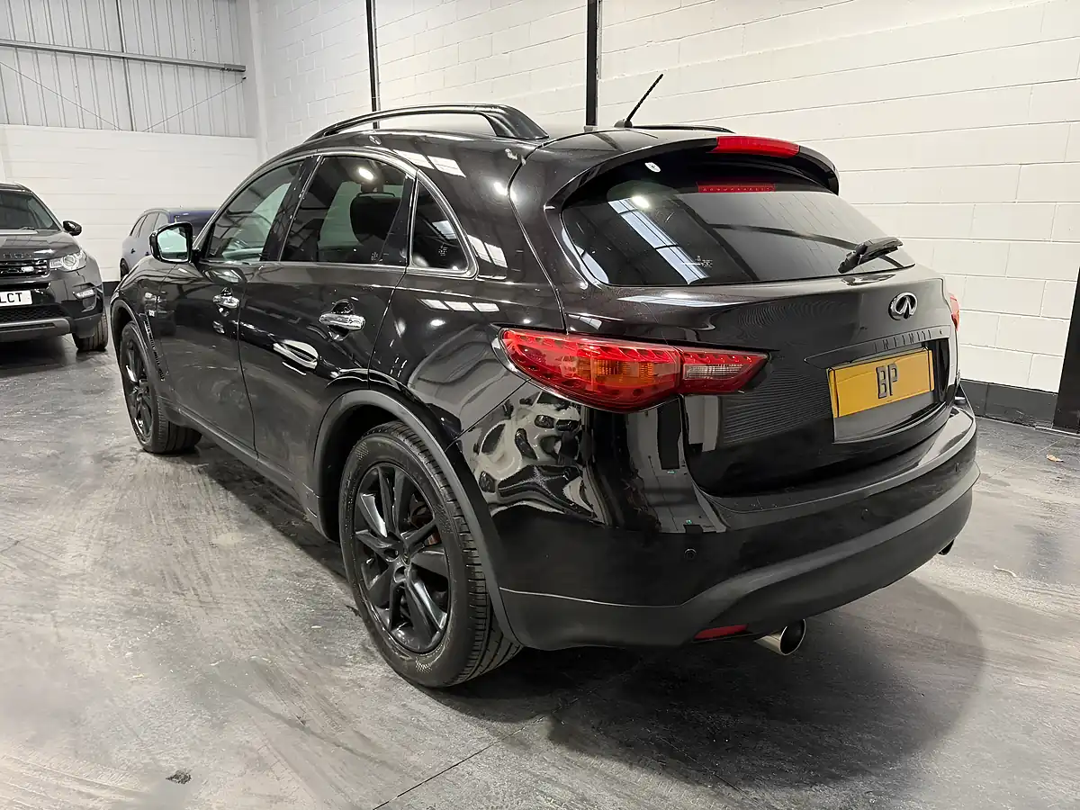 Used 2014 Infiniti QX70 GT Black - Interior and Exterior details 8