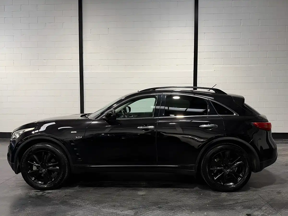 Used 2014 Infiniti QX70 GT Black - Interior and Exterior details 9